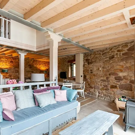 La Casa De Piedra Herrera de Ibio