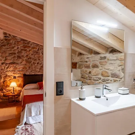 La Casa De Piedra Herrera de Ibio