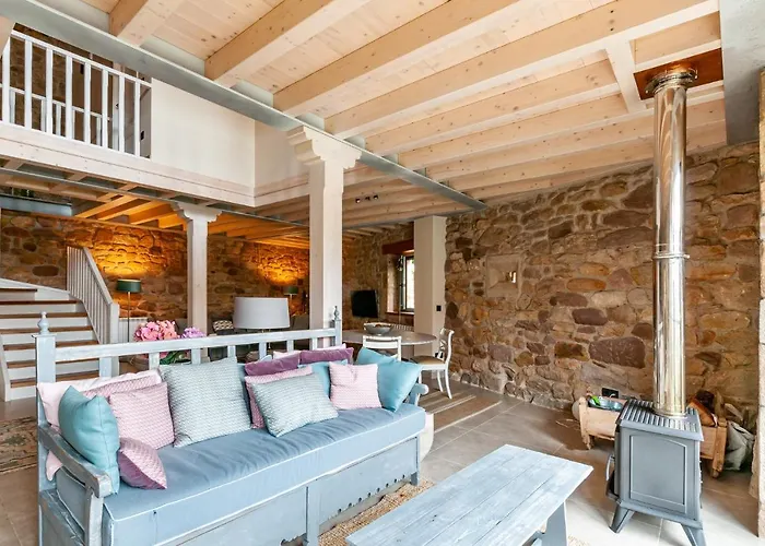 La Casa De Piedra Herrera de Ibio