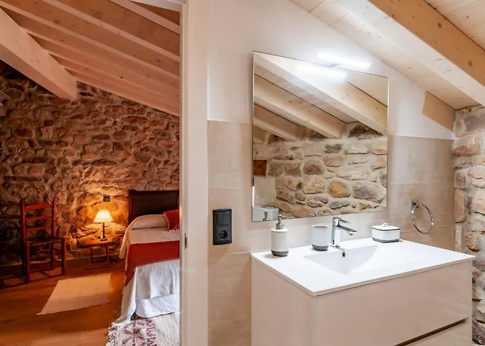 La Casa De Piedra Herrera de Ibio